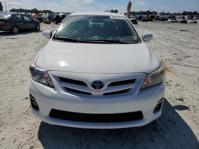 5YFBU4EE3DP194754 - 2013 TOYOTA COROLLA BASE WHITE photo 5