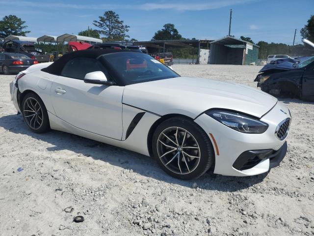 WBAHF3C05NWX38019 - 2022 BMW Z4 SDRIVE30I WHITE photo 4