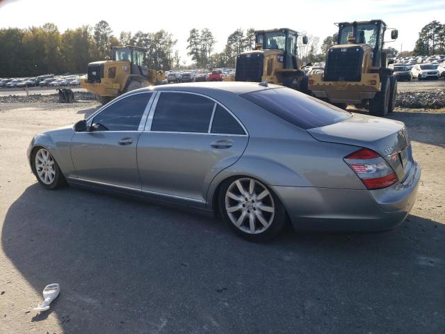 WDDNG71X17A094986 - 2007 MERCEDES-BENZ S 550 GRAY photo 2