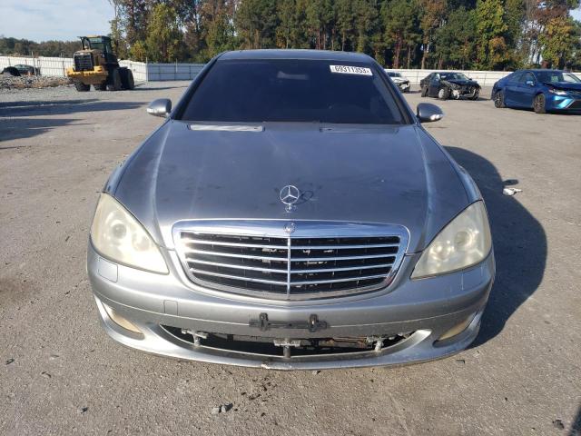 WDDNG71X17A094986 - 2007 MERCEDES-BENZ S 550 GRAY photo 5