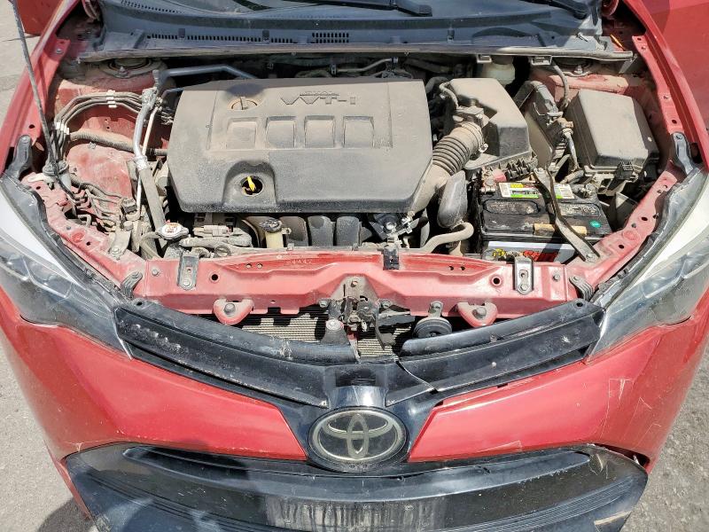 5YFBURHE5JP749823 - 2018 TOYOTA COROLLA L RED photo 11