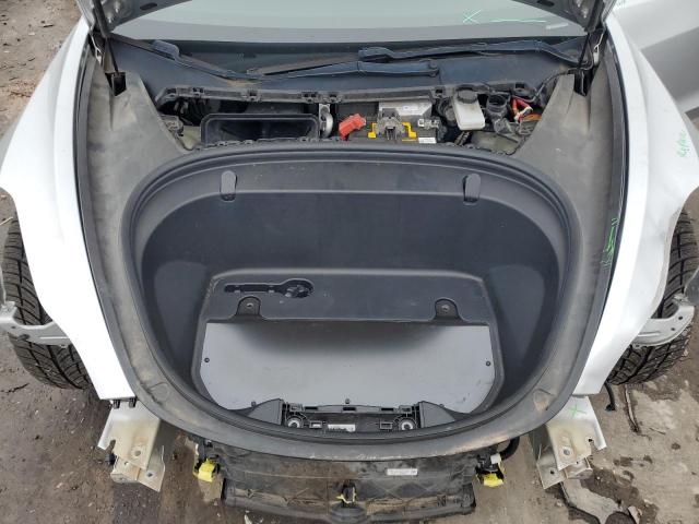 5YJ3E1EB0JF114596 - 2018 TESLA MODEL 3 SILVER photo 11
