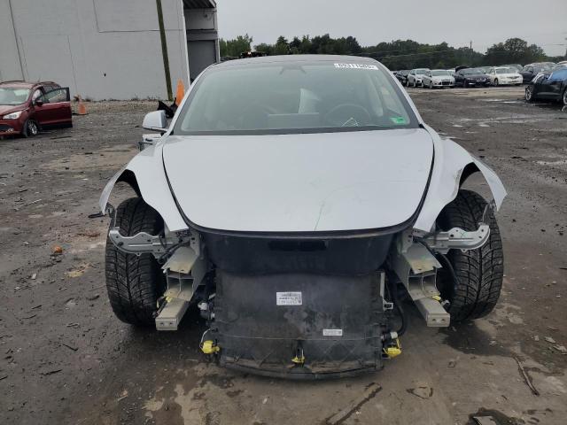 5YJ3E1EB0JF114596 - 2018 TESLA MODEL 3 SILVER photo 5