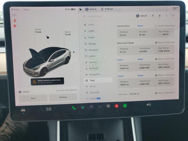 5YJ3E1EB0JF114596 - 2018 TESLA MODEL 3 SILVER photo 9