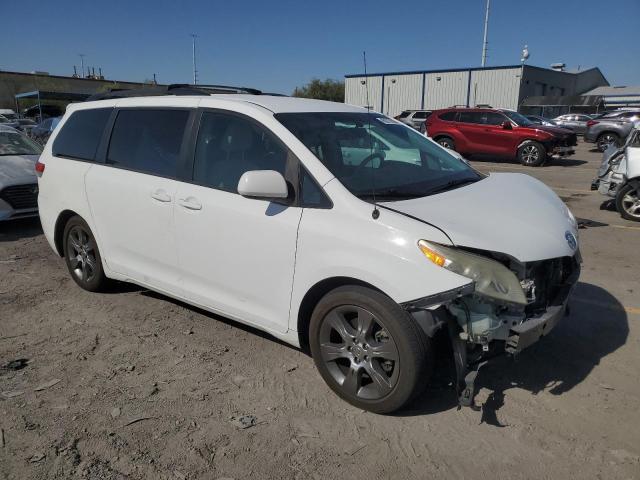 5TDKK3DC9CS252677 - 2012 TOYOTA SIENNA LE 白色 照片 4