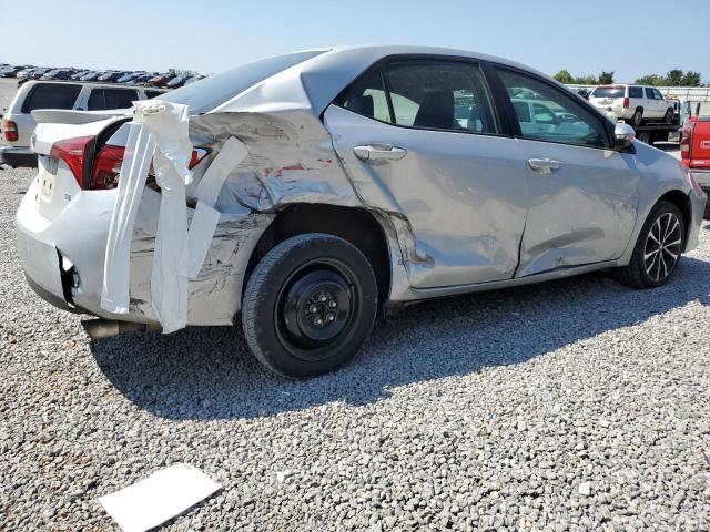 5YFBURHE5JP814976 - 2018 TOYOTA COROLLA L 银色 照片 3