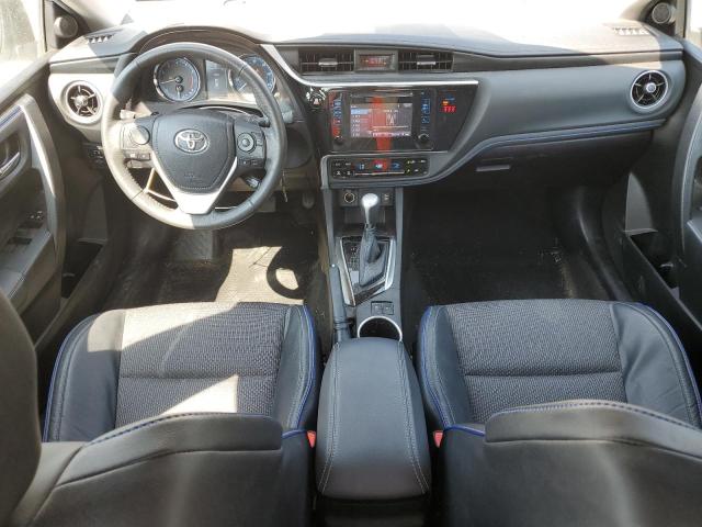 5YFBURHE5JP814976 - 2018 TOYOTA COROLLA L 银色 照片 8