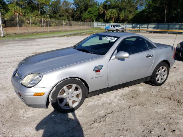 WDBKK47F4YF147837 - 2000 MERCEDES-BENZ SLK 230 KOMPRESSOR SILVER photo 1