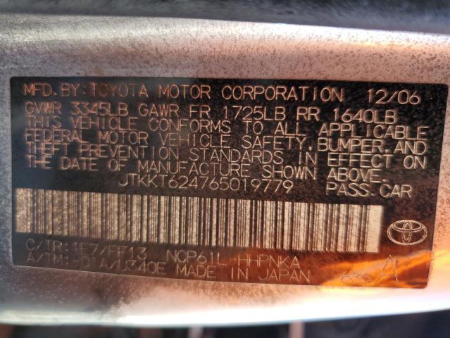 JTKKT624765019779 - 2006 TOYOTA SCION XA SILVER photo 13