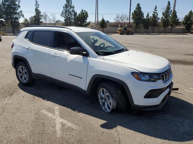 3C4NJDBN8ST608972 - 2025 JEEP COMPASS LATITUDE WHITE photo 4