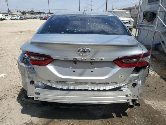 4T1G11AKXPU747153 - 2023 TOYOTA CAMRY SE NIGHT SHADE SILVER photo 6