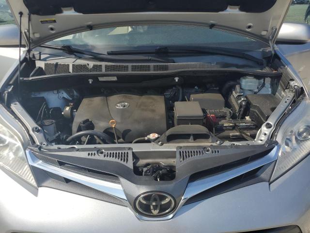 5TDYZ3DC2KS014609 - 2019 TOYOTA SIENNA XLE SILVER photo 11
