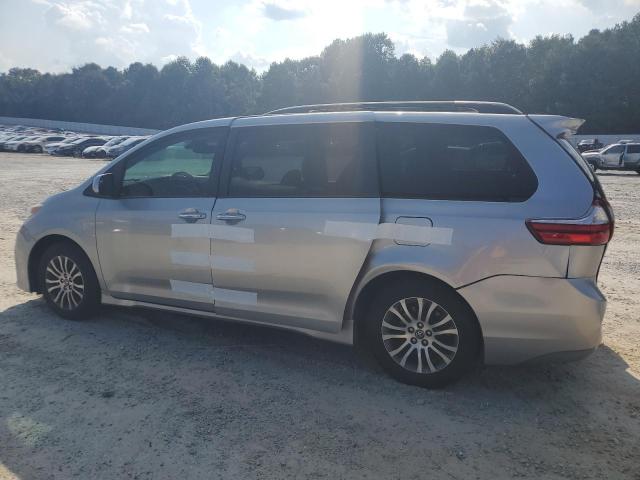 5TDYZ3DC2KS014609 - 2019 TOYOTA SIENNA XLE SILVER photo 2