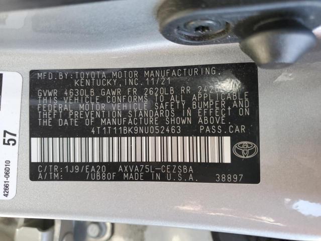 4T1T11BK9NU052463 - 2022 TOYOTA CAMRY SE SILVER photo 12