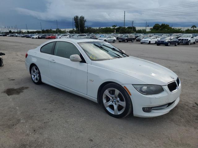 WBAKG7C51DE803636 - 2013 BMW 335 I WHITE photo 4