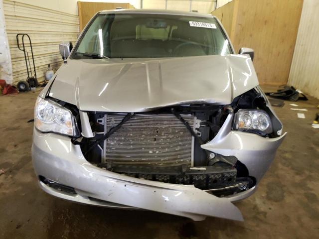 2C4RC1BGXFR726431 - 2015 CHRYSLER TOWN & COU TOURING 银色 照片 5