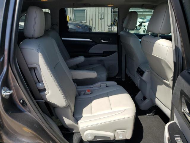 5TDKZRFH4KS359433 - 2019 TOYOTA HIGHLANDER SE GRAY photo 11