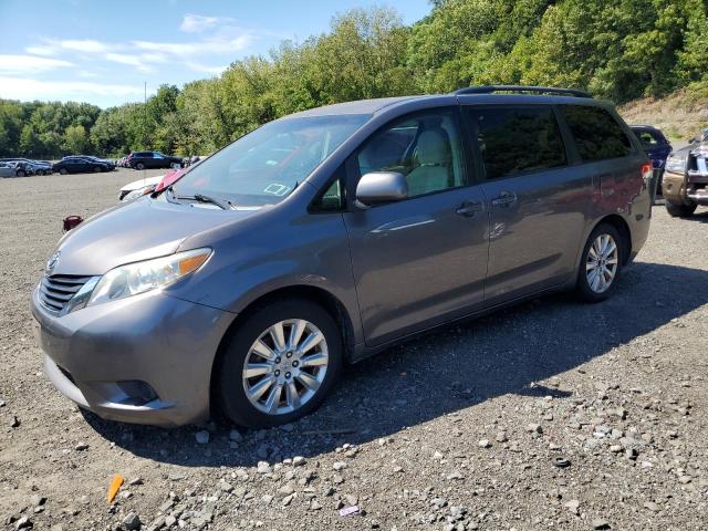 2011 TOYOTA SIENNA LE, 