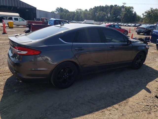 3FA6P0H76JR113336 - 2018 FORD FUSION SE GRAY photo 3