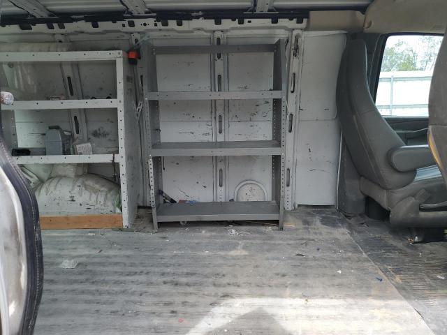 1GCWGAFP6J1276565 - 2018 CHEVROLET EXPRESS G2 WHITE photo 11