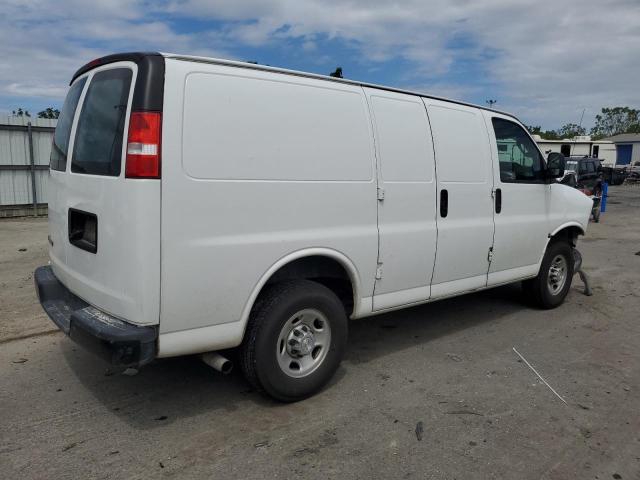 1GCWGAFP6J1276565 - 2018 CHEVROLET EXPRESS G2 WHITE photo 3