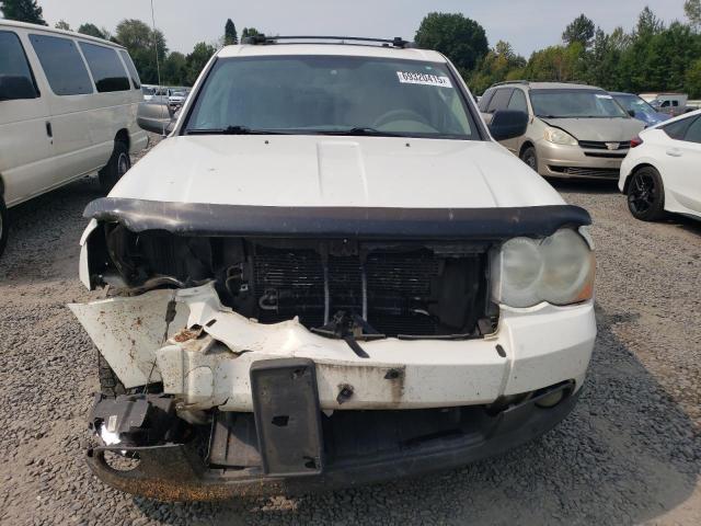 1J8HR48N98C186608 - 2008 JEEP GRAND CHER LAREDO WHITE photo 5