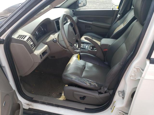 1J8HR48N98C186608 - 2008 JEEP GRAND CHER LAREDO WHITE photo 7