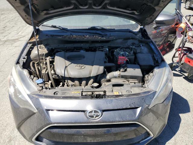 3MYDLBZV7GY136694 - 2016 TOYOTA SCION IA GRAY photo 11