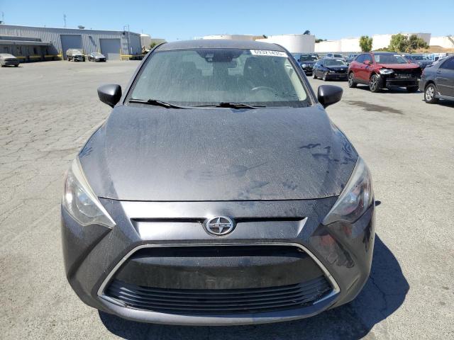 3MYDLBZV7GY136694 - 2016 TOYOTA SCION IA GRAY photo 5