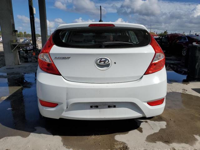 KMHCT5AE2FU217512 - 2015 HYUNDAI ACCENT GS WHITE photo 6