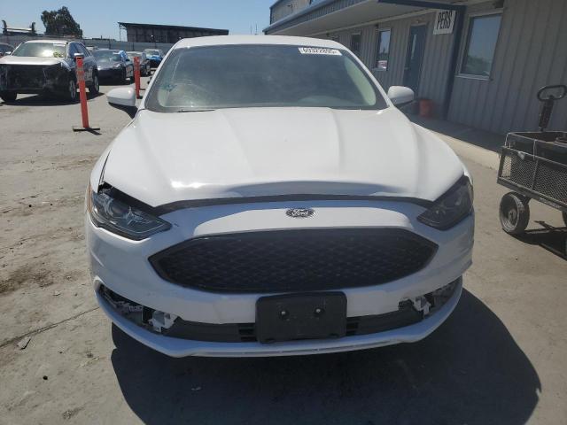3FA6P0HDXJR285682 - 2018 FORD FUSION SE WHITE photo 5