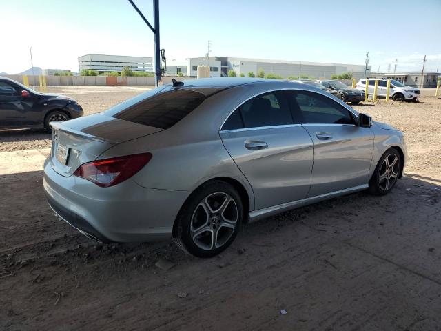 WDDSJ4EB0JN593411 - 2018 MERCEDES-BENZ CLA 250 Srebrny zdjęcie 3