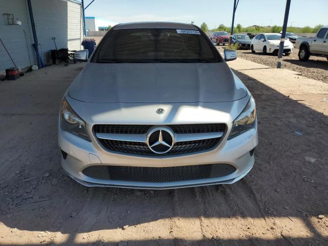 WDDSJ4EB0JN593411 - 2018 MERCEDES-BENZ CLA 250 Srebrny zdjęcie 5