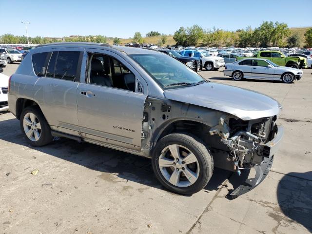 1C4NJCEB9GD704859 - 2016 JEEP COMPASS LATITUDE SILVER photo 4