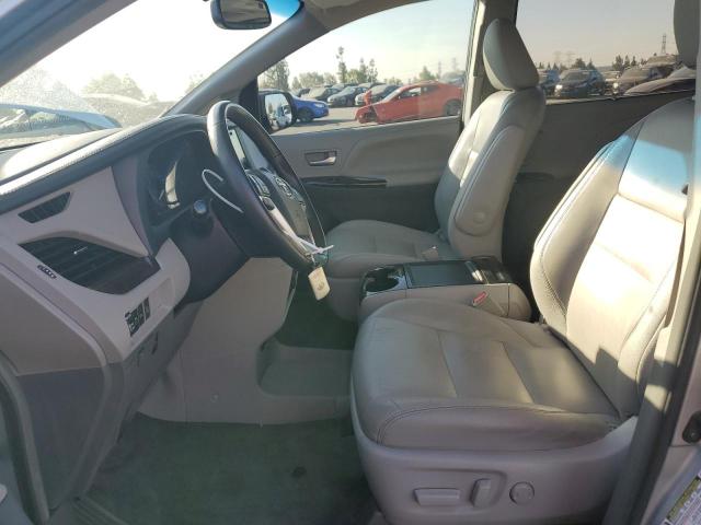 5TDYZ3DC0HS898168 - 2017 TOYOTA SIENNA XLE 银色 照片 7