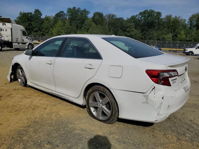 4T1BF1FK5CU583955 - 2012 TOYOTA CAMRY BASE WHITE photo 2