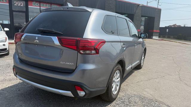 JA4AZ2A35JZ607887 - 2018 MITSUBISHI OUTLANDER ES GRAY photo 3