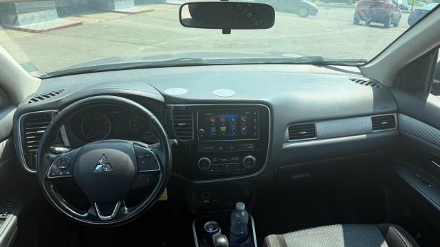 JA4AZ2A35JZ607887 - 2018 MITSUBISHI OUTLANDER ES GRAY photo 9