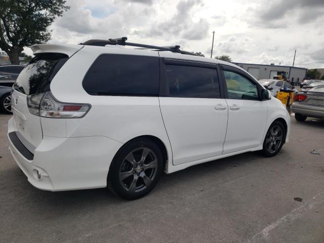 5TDXZ3DC3HS780031 - 2017 TOYOTA SIENNA SE WHITE photo 3