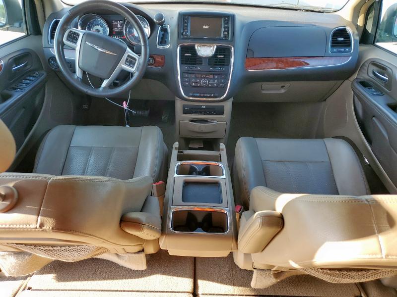 2C4RC1CG9DR767550 - 2013 CHRYSLER TOWN & COU TOURING L WHITE photo 8