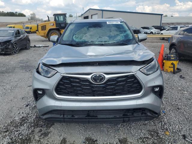 5TDGZRAH4NS542798 - 2022 TOYOTA HIGHLANDER XLE SILVER photo 5