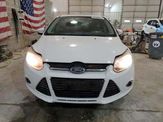 1FAHP3M27CL191467 - 2012 FORD FOCUS SEL WHITE photo 5