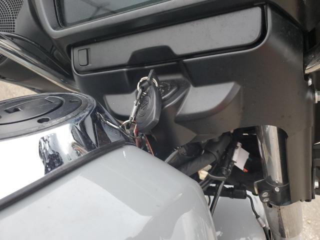 1HD1KB718RB626789 - 2024 HARLEY-DAVIDSON FLHX GRAY photo 8