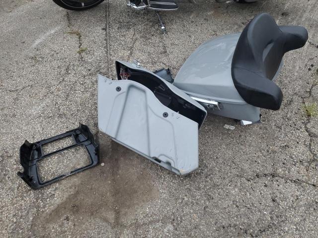 1HD1KB718RB626789 - 2024 HARLEY-DAVIDSON FLHX GRAY photo 9