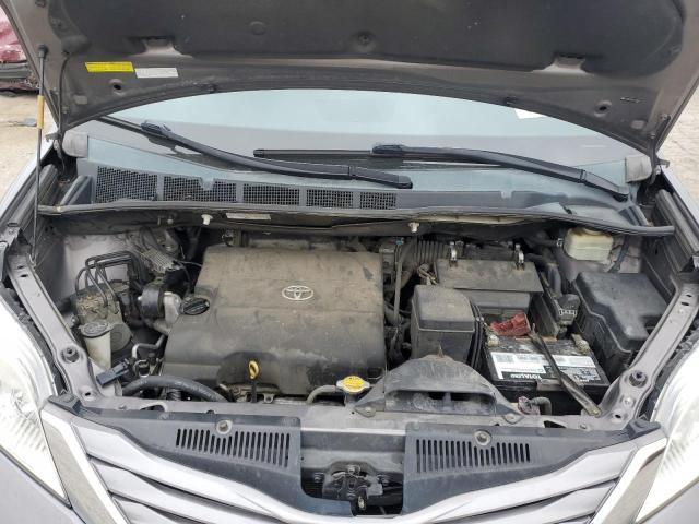 5TDDK3DC6FS102684 - 2015 TOYOTA SIENNA XLE GRAY photo 12