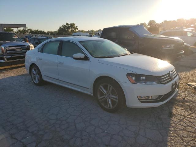 1VWCS7A31EC021354 - 2014 VOLKSWAGEN PASSAT SEL WHITE photo 4