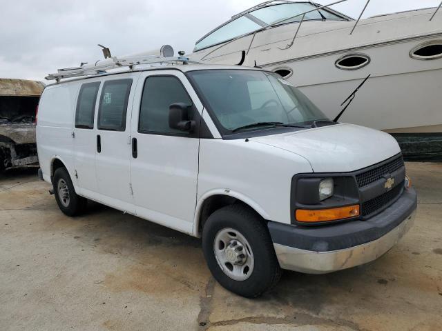 1GCWGFCB6E1135992 - 2014 CHEVROLET EXPRESS G2 WHITE photo 4