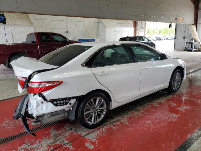 4T1BF1FK7HU440433 - 2017 TOYOTA CAMRY LE WHITE photo 3