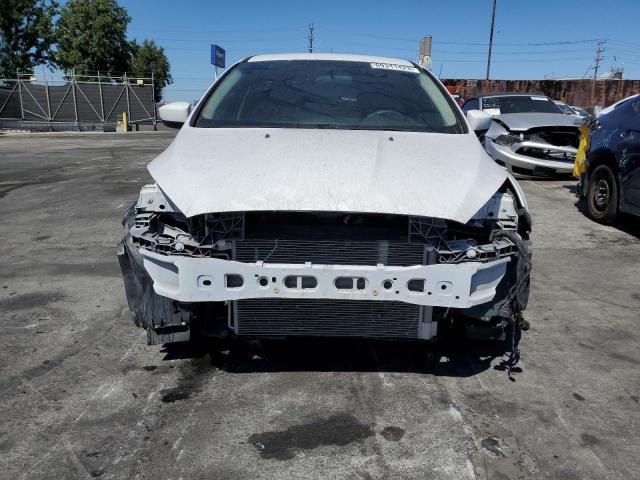 1FADP3K2XJL244337 - 2018 FORD FOCUS SE WHITE photo 5