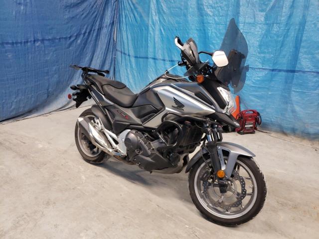 JH2RC874XGK000115 - 2016 HONDA NC700XD SILVER photo 1